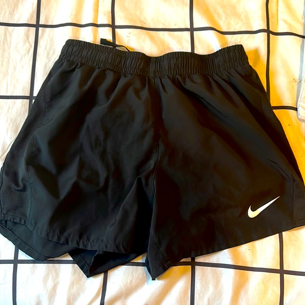 Black Nike shorts XL
